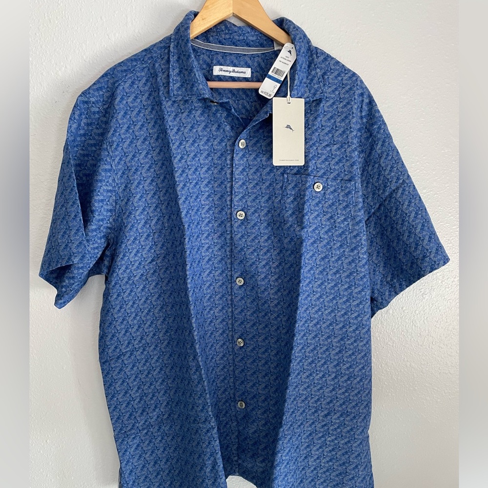 Tommy Bahama shirt sleeves button shirt
